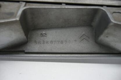 Punho da tampa traseira Citroën Xsara II 9636077077 EZRC