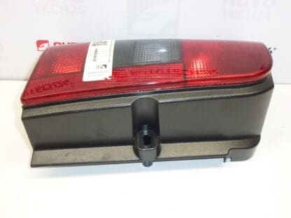 Luz traseira esquerda Citroën Berlingo Peugeot Partner 6350H2 6350J1