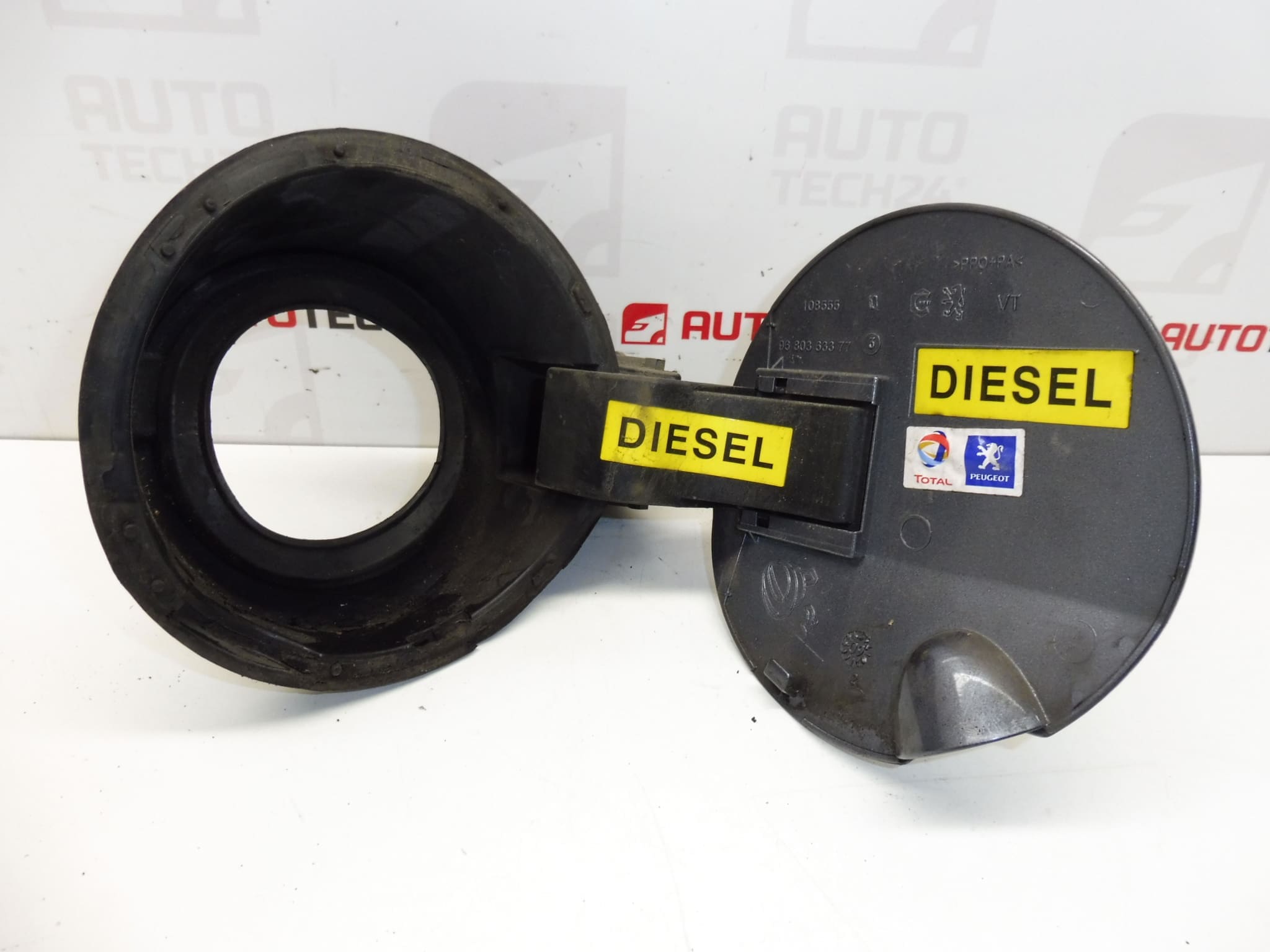 Peugeot 308 KTHB tampa do tanque 1517F4 151899 - Image 2